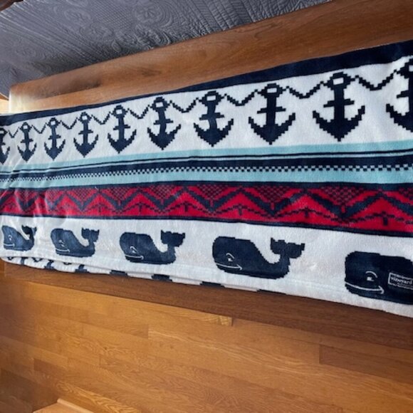 VINEYARD VINES Fair Isle Fleece Blanket Throw Navy Red White Whale Print - Picture 4 of 11